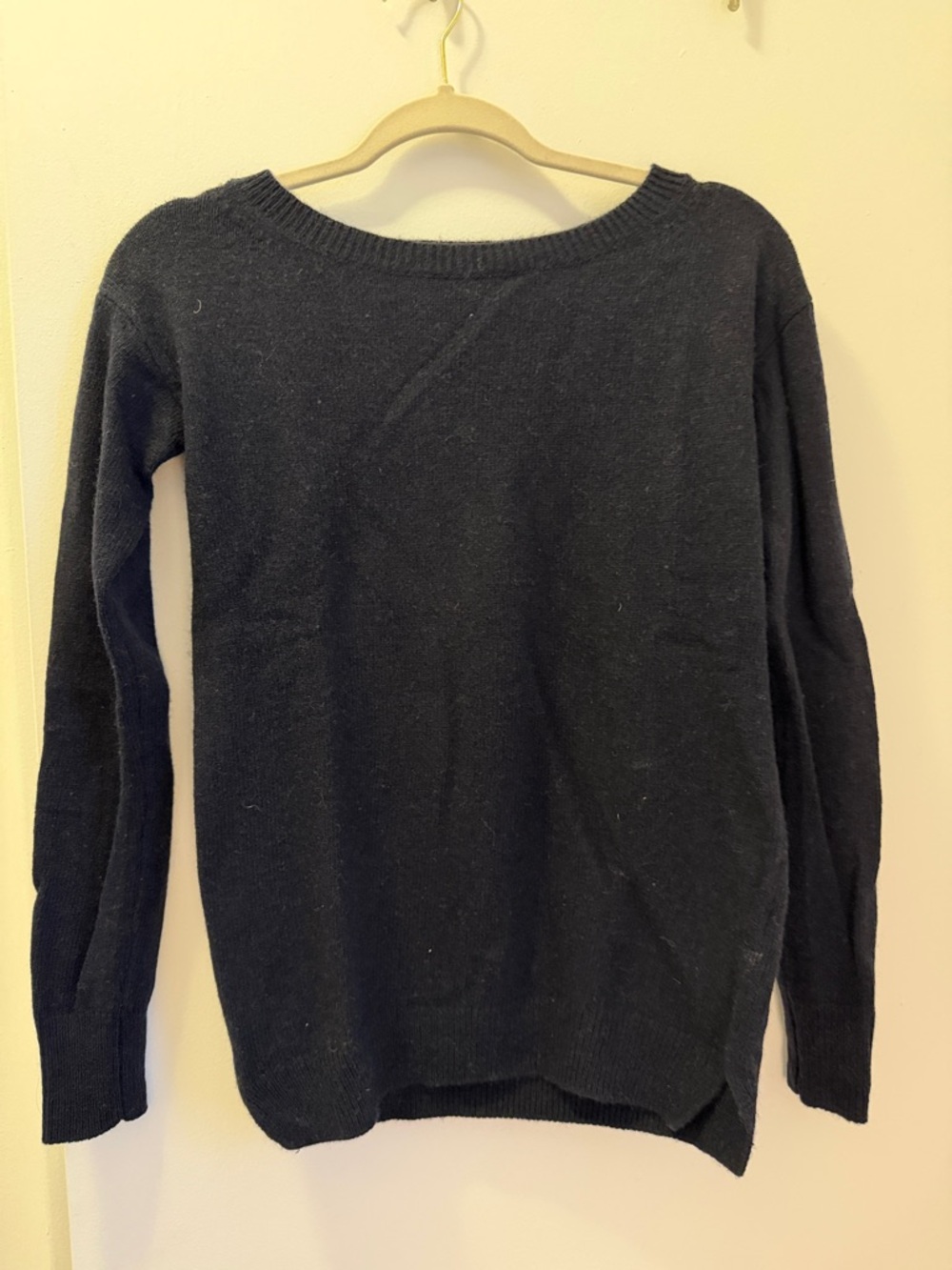 Classic Women's Navy Cashmere Sweater